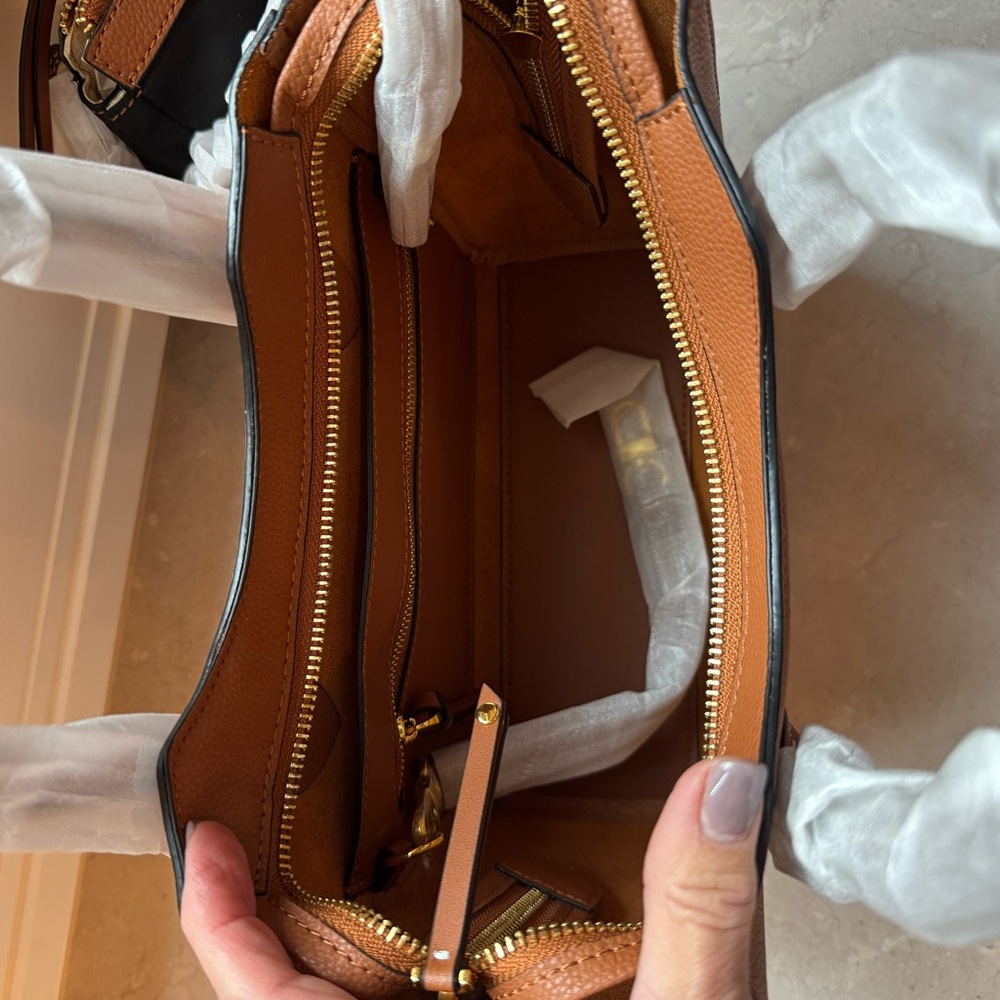 Brand New Aallyn Lilly Satchel - Picture 6 of 7
